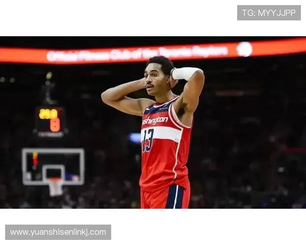 普尔上半场表现稳定 18分钟14分贡献助力球队进攻